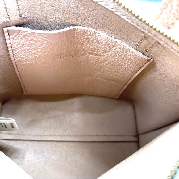Mark & Graham Small Crossbody Beige Purse - Picture 8 of 8
